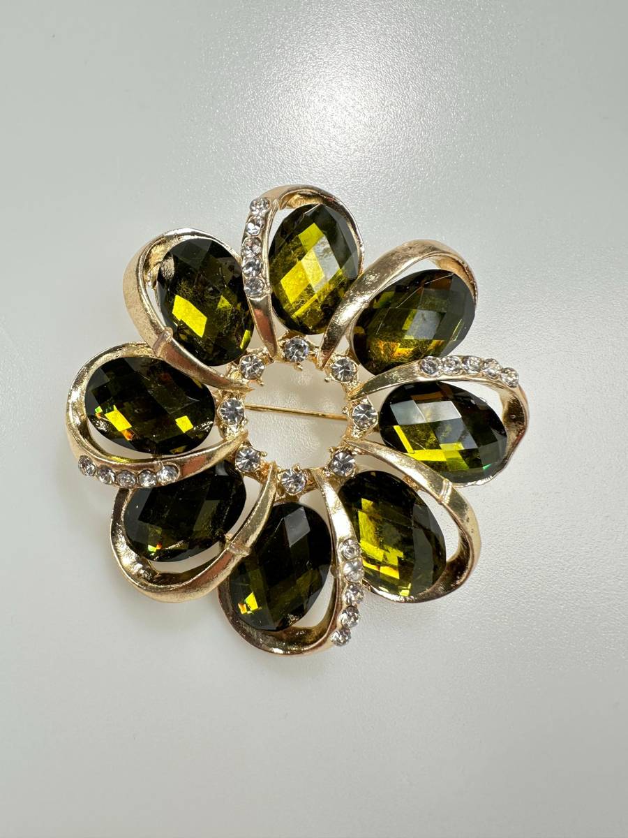 Brooch XZ459-222 Gold + Green