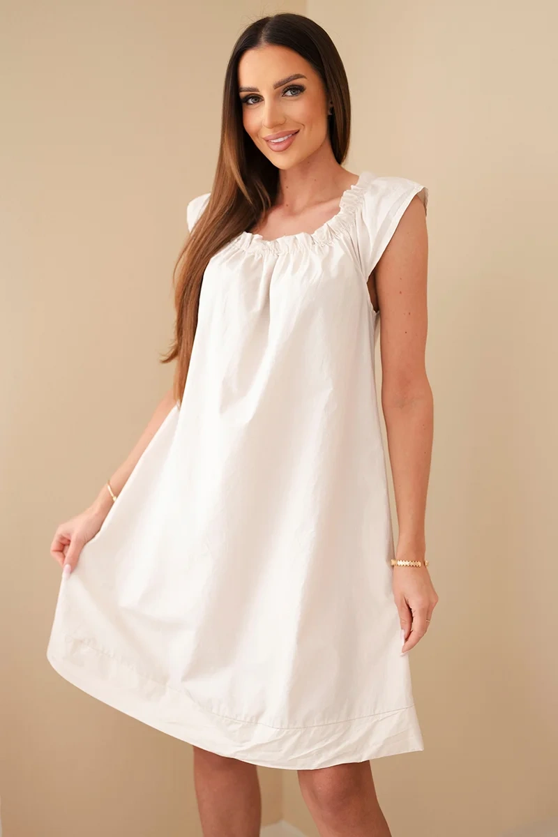 Bavlněné šaty s řasením a volány béžové