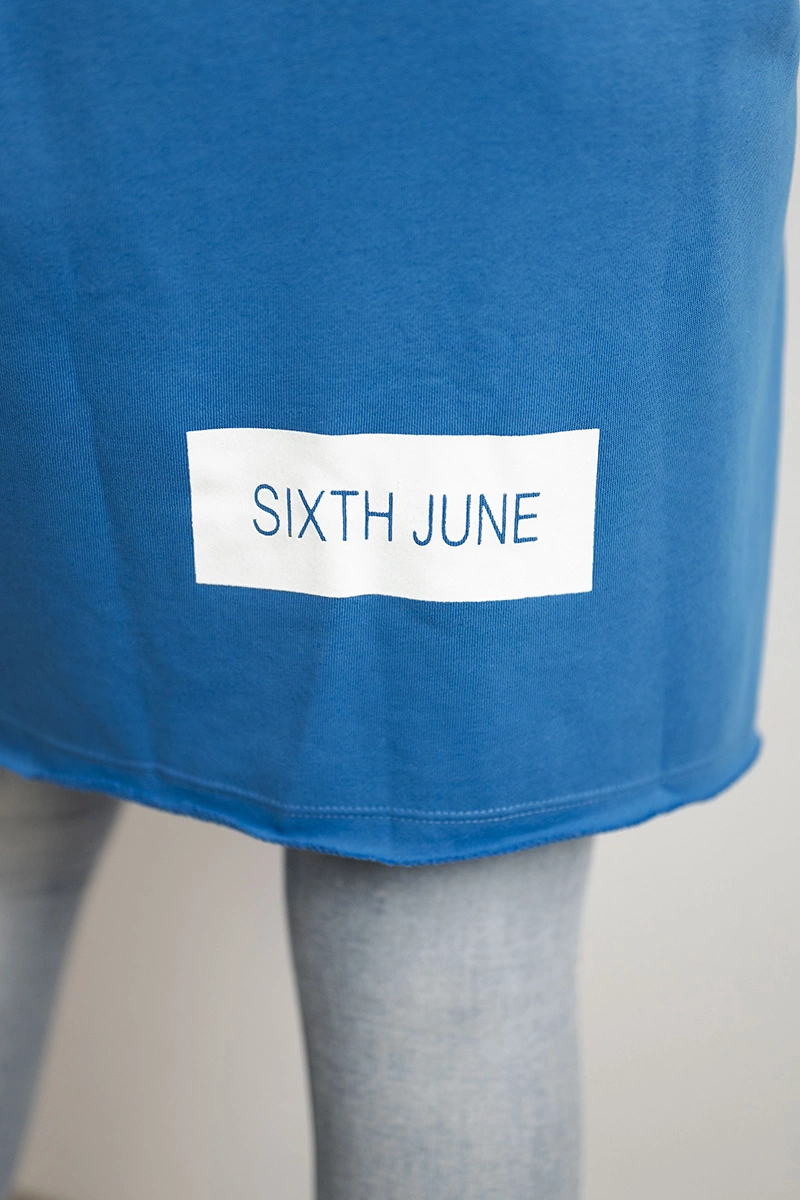 Cloak with subtitles purple-blue