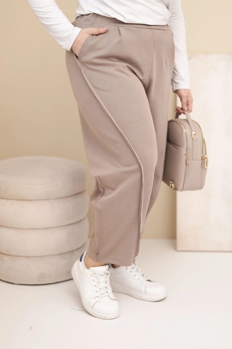 Kesi Włoski Plus Size women's loose-fit cotton pants with a high waist fango