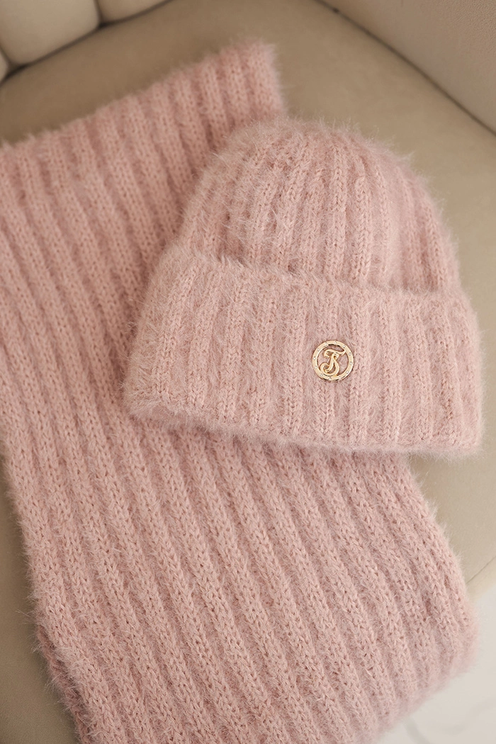 Kesi Women&#039;s set hat and long scarf made of soft yarn powder pink