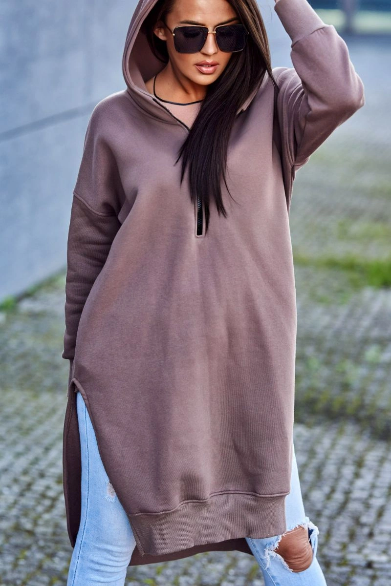 Insulated sweatshirt with mocha slits on the sides