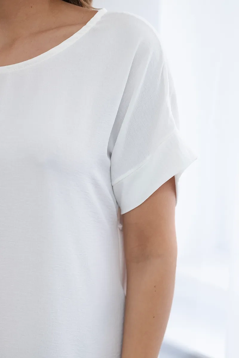 Dress with ecru pockets