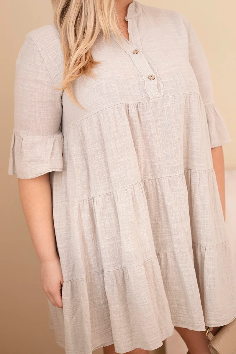 Plus-size bavlnené šaty s volánikmi béžové