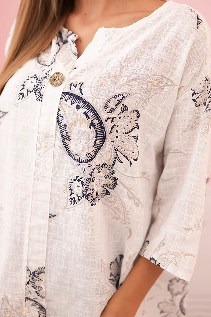 Kesi Włoski Women's cotton blouse with rolled-up sleeves and paisley pattern ecru