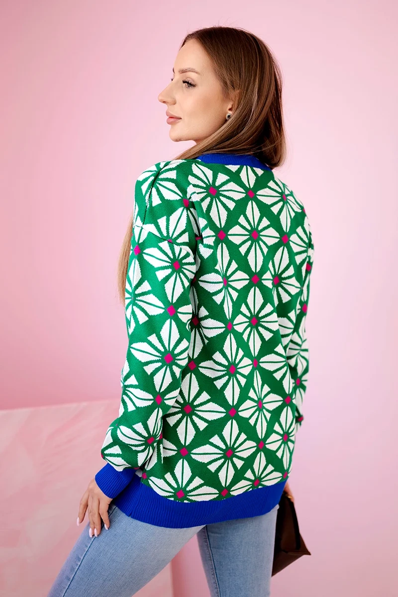 Sweater with a geometric motif in green color