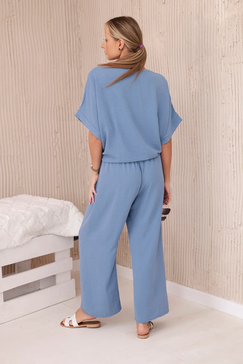 Set of blouse with denim pants