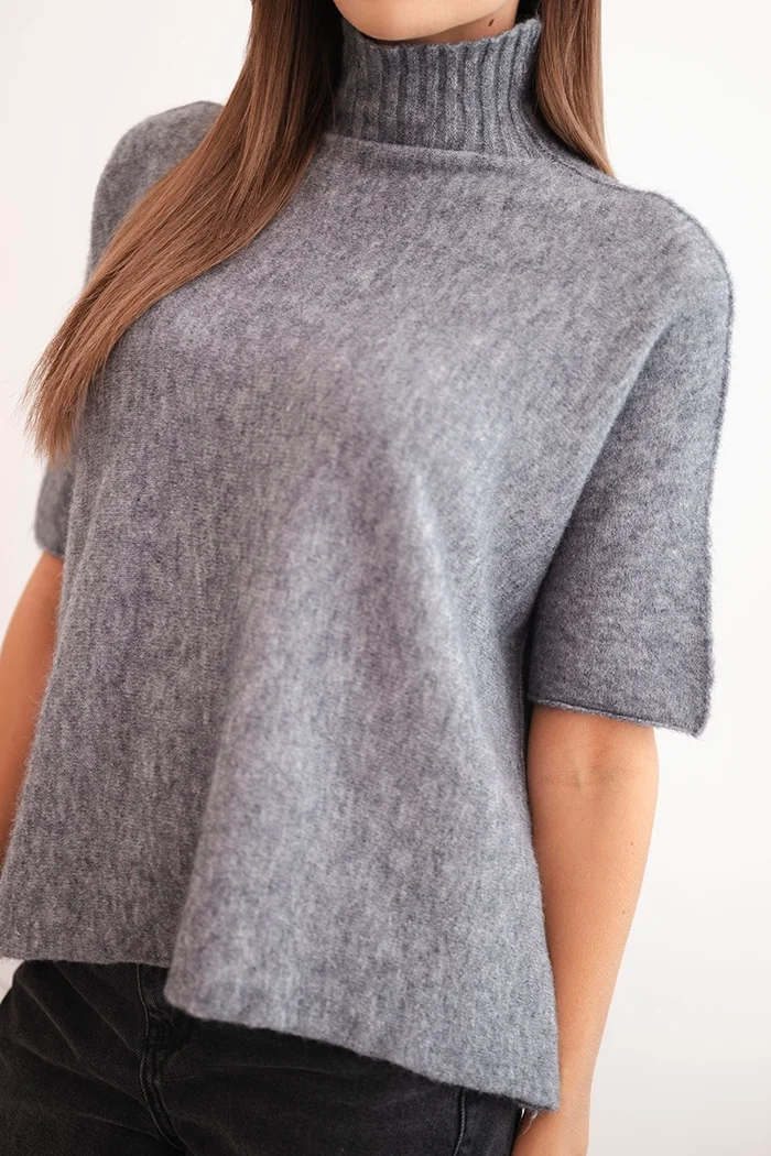 Kesi Włoski Women's short-sleeve loose-fit sweater gray