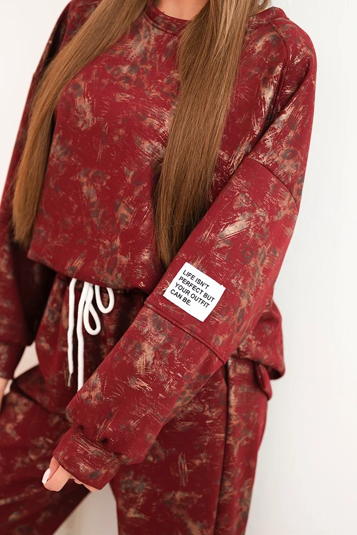 Kesi Włoski Women's oversized tracksuit set made of viscose with a longer sweatshirt and a faded effect burgundy