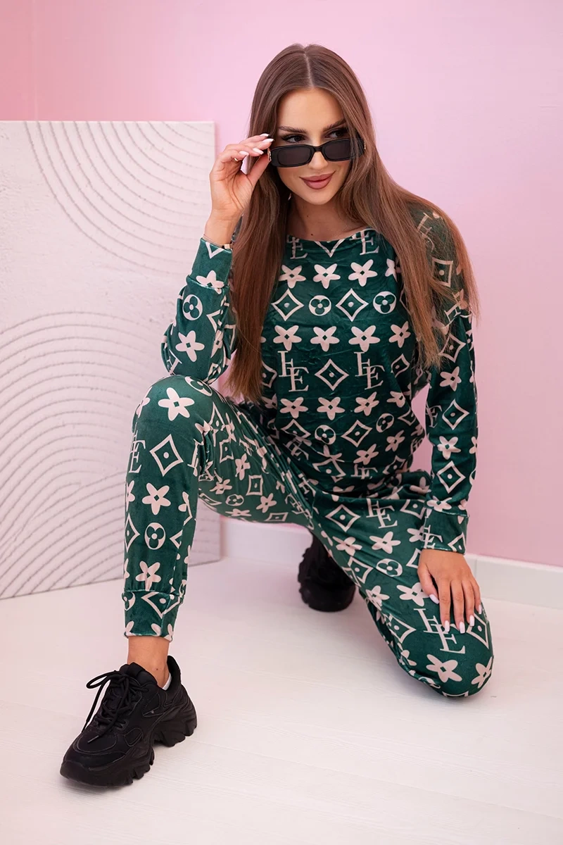 Kesi Women's velour set with monogram green + beige