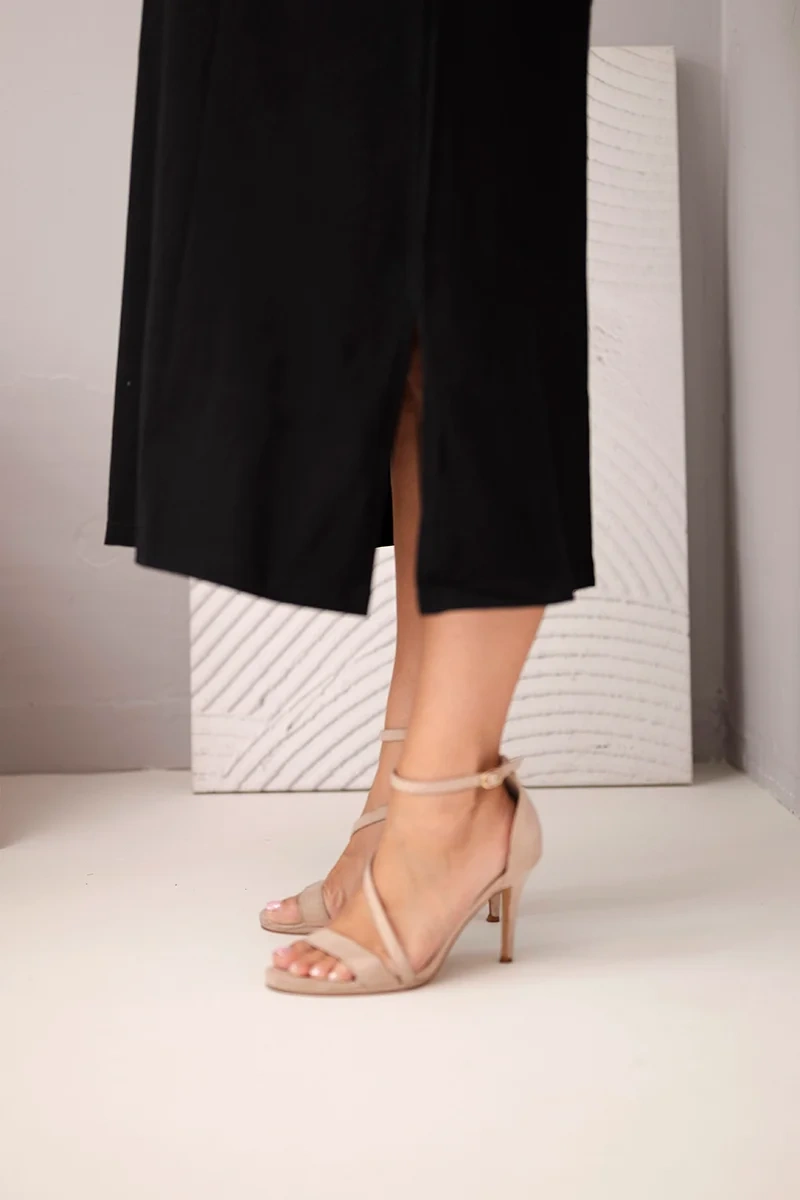 Kesi dámske plus size šaty s V-výstrihom čierne