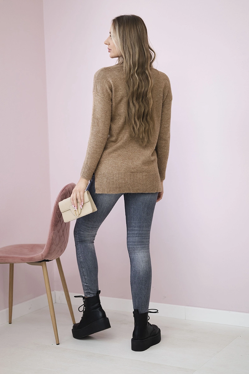 Sweater with stand-up collar camel
