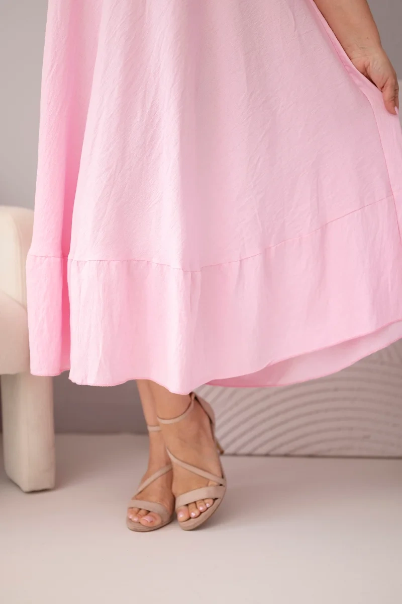 Plus size šaty s volánom a krátkym rukávom