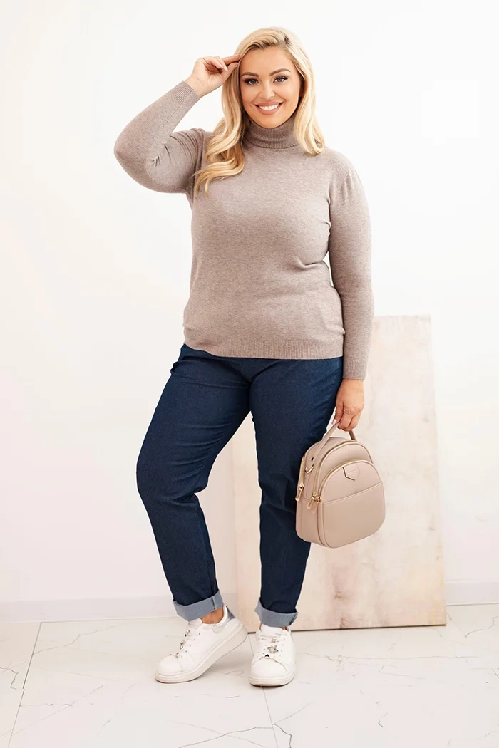 Kesi Włoski Plus Size women's sweater made of viscose in a classic cut fango