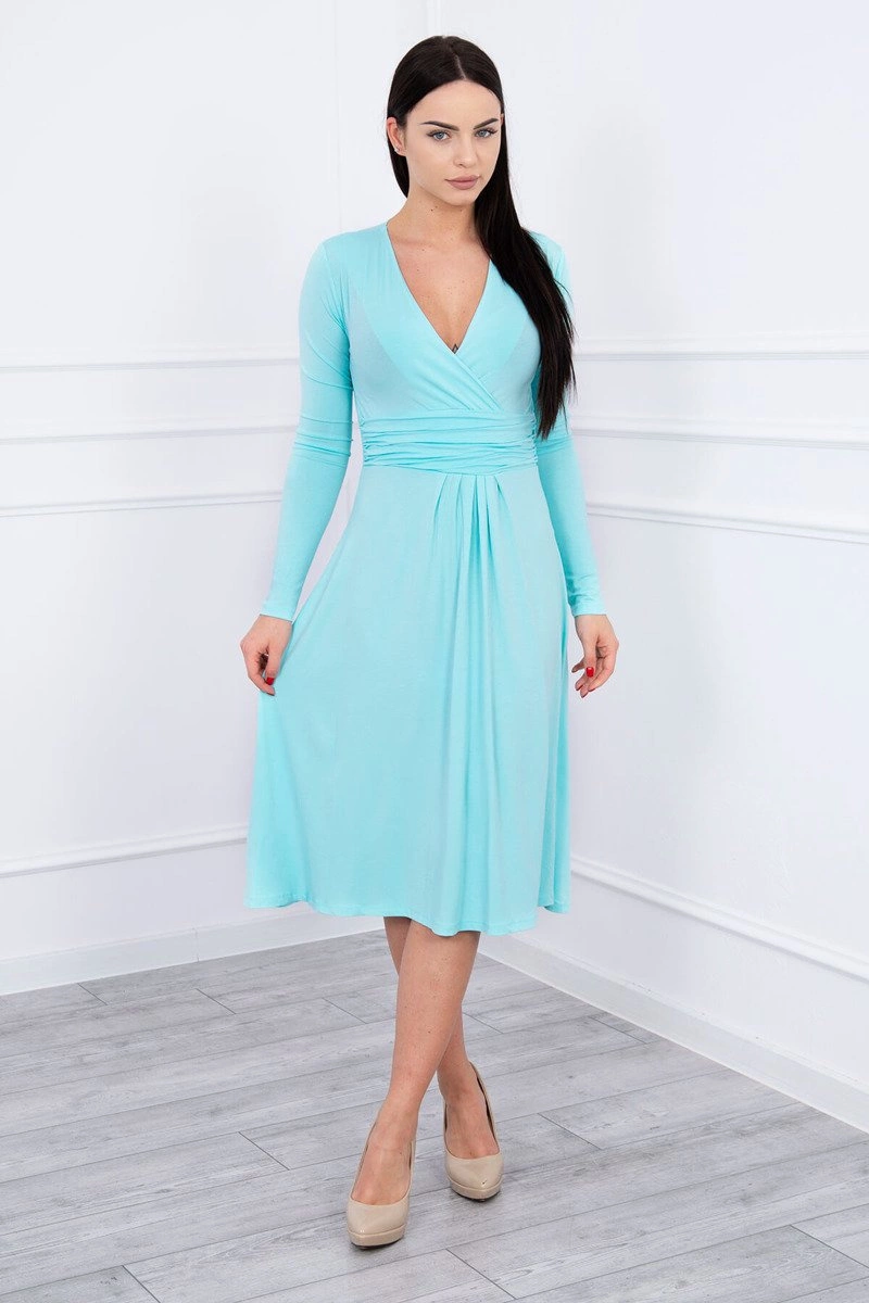 Dress cut below the bust, long sleeve mint