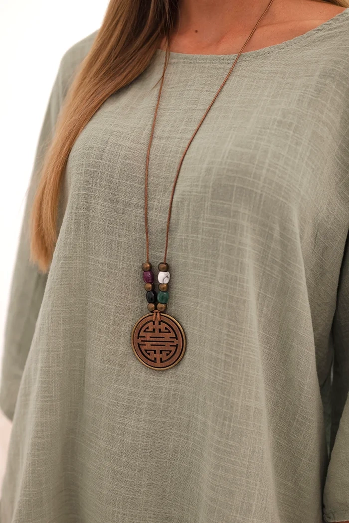 Kesi Włoski Women&#039;s set made of viscose blouse with a necklace and khaki pants