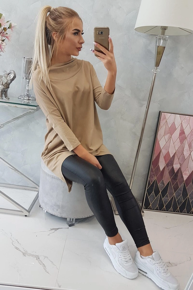 Kesi Sweatshirt with a print of wings camel