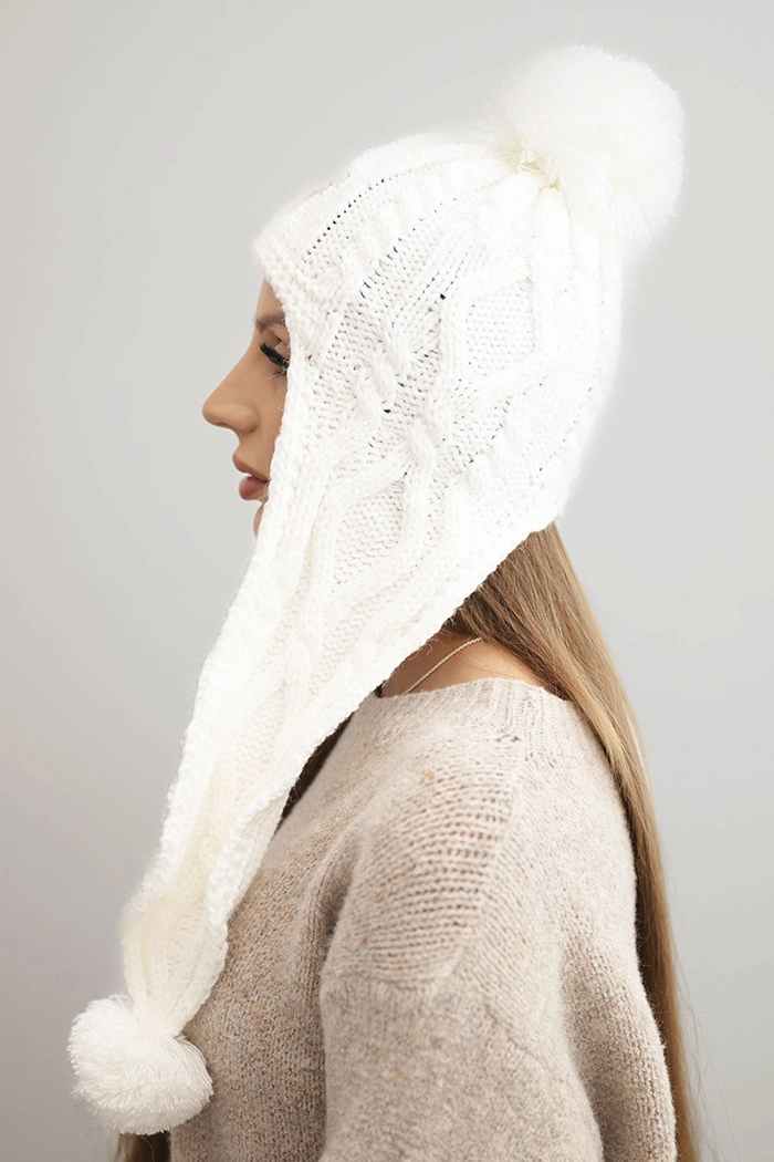 Дамска зимна шапка с помпони Kesi