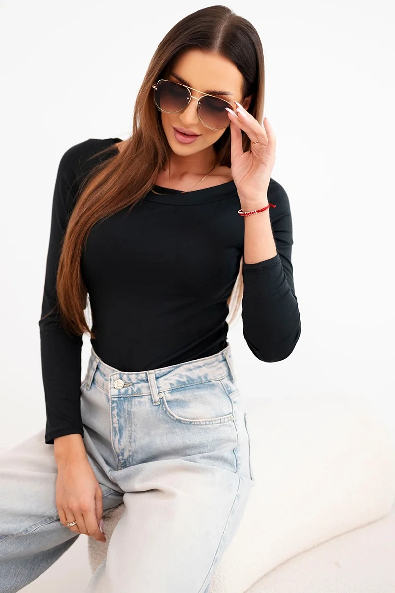 Dámská viskózová halenka s širokým výstřihem