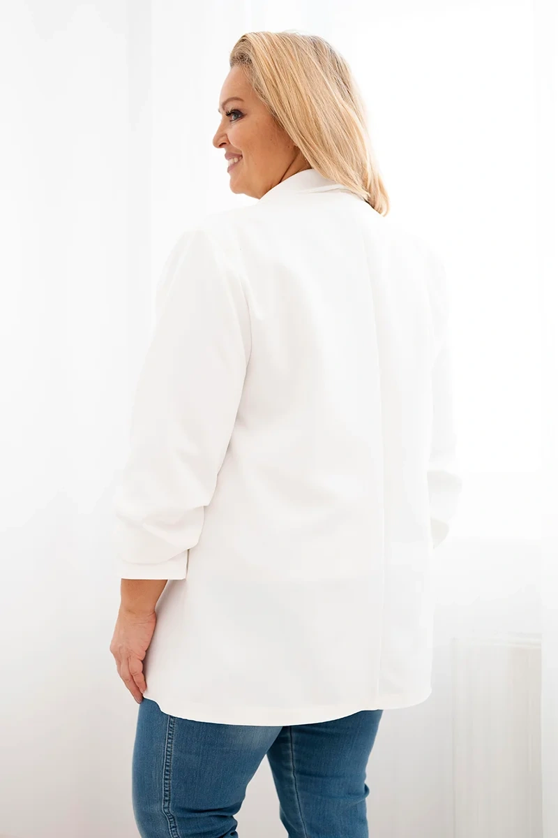 Elegantný plus size dámsky blejzer ecru