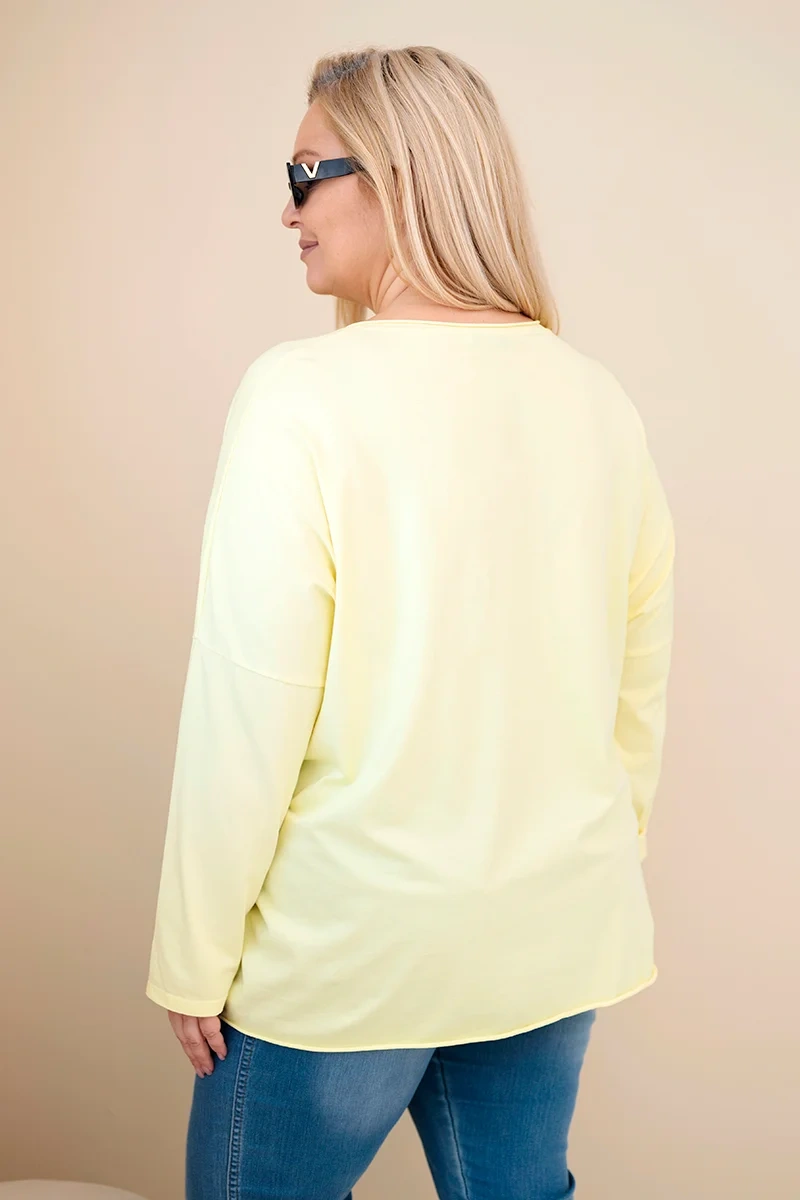 Plus size dámska blúzka s třásněmi žltá