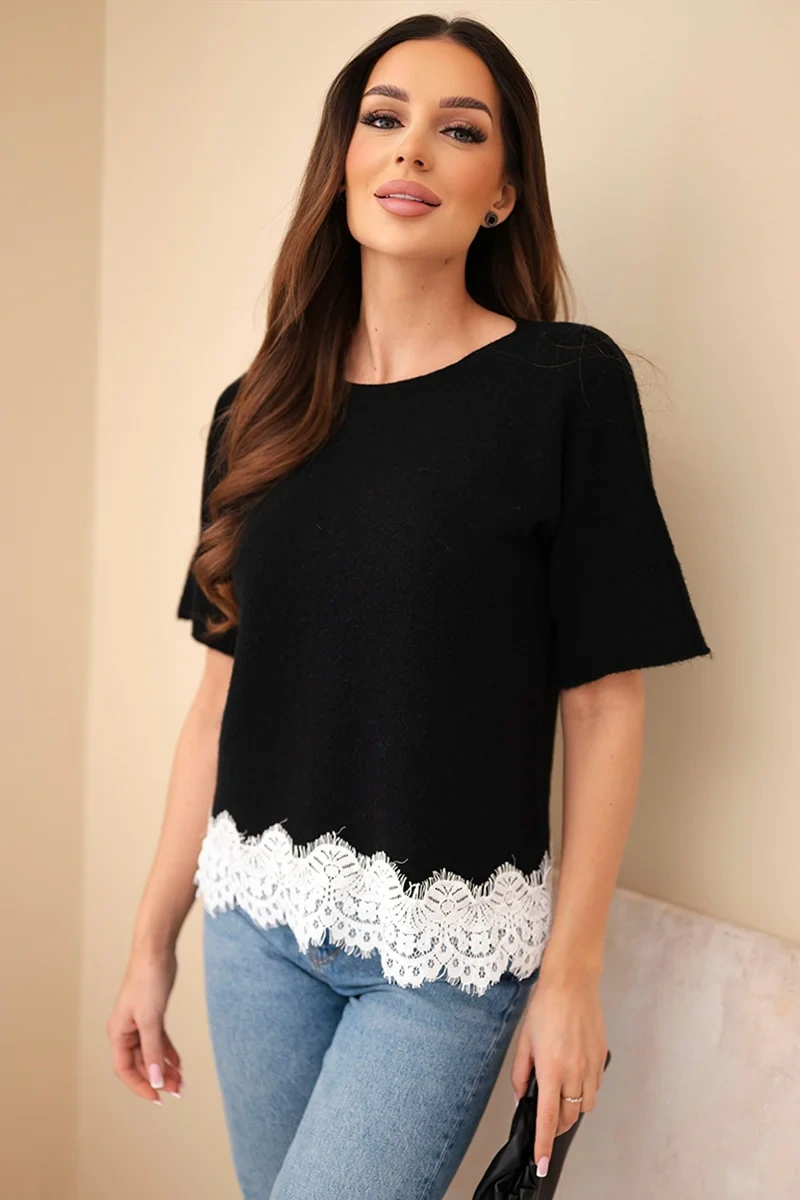 Dámský svetr s krátkými rukávy a krajkou