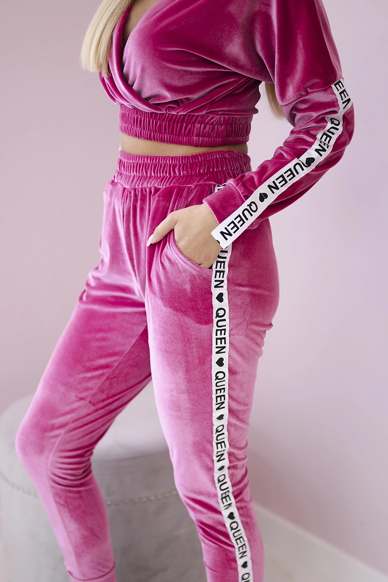 Velour set with fuchsia Queen lettering