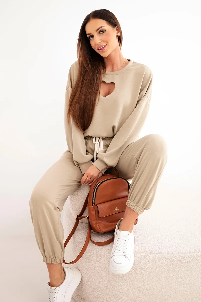 Dámská souprava Kesi s výstřihem ve tvaru srdce