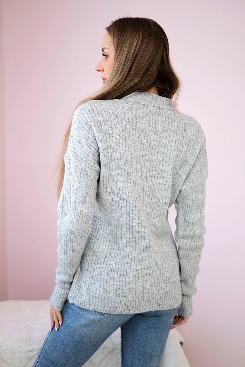 Pullover sweater with fashionable grey weave