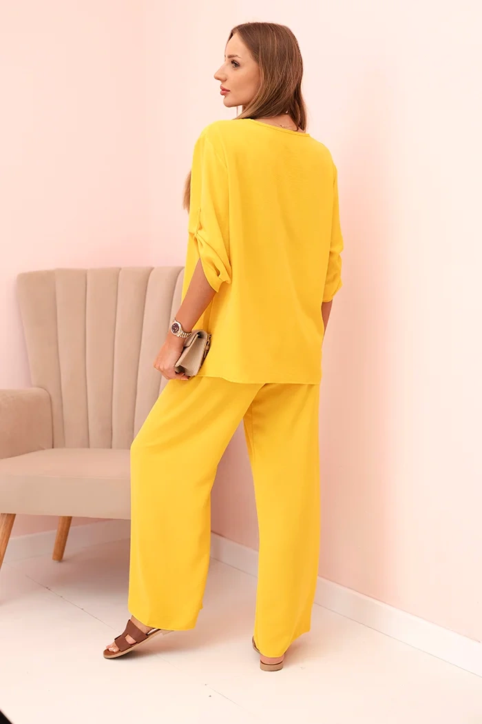 Kesi Włoski Women's set with a blouse with a necklace and wide pants yellow