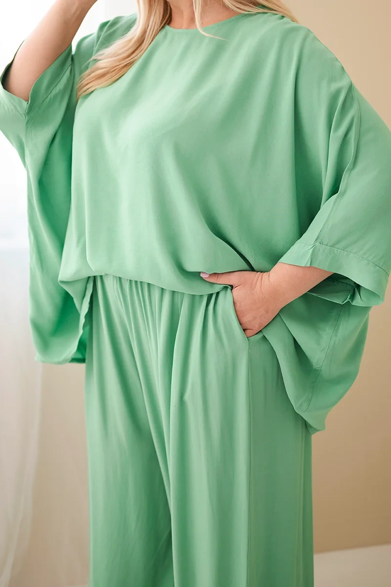 Kesi Włoski dámsky plus size komplet s kvetinovými nohavicami