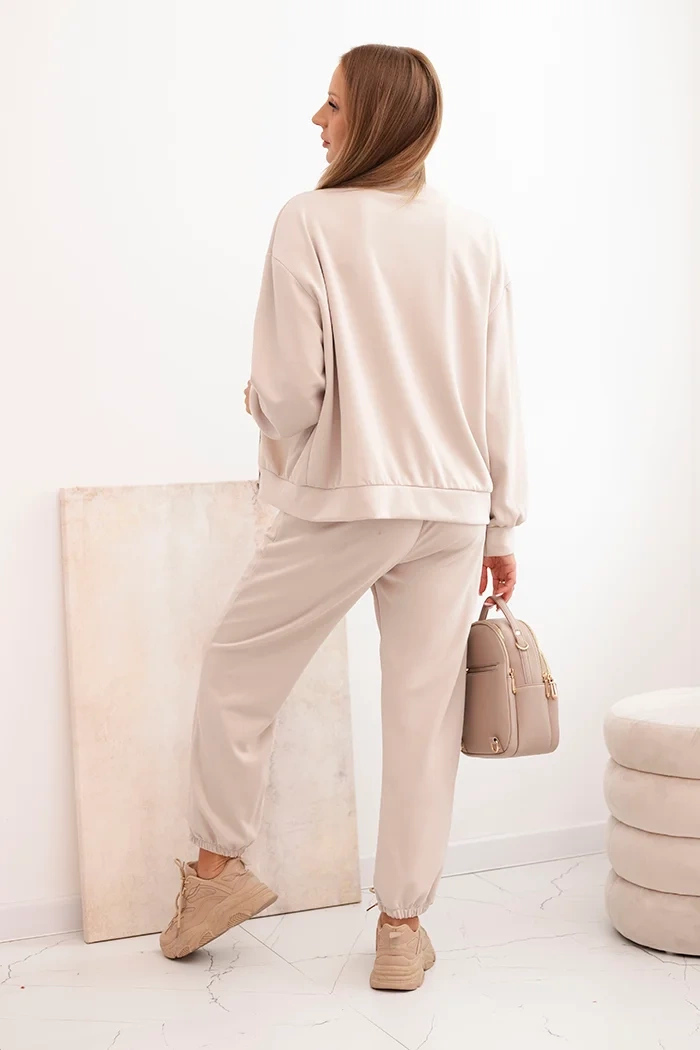 Kesi Włoski Women&#039;s set made of viscose with a zip-up sweatshirt and pants beige