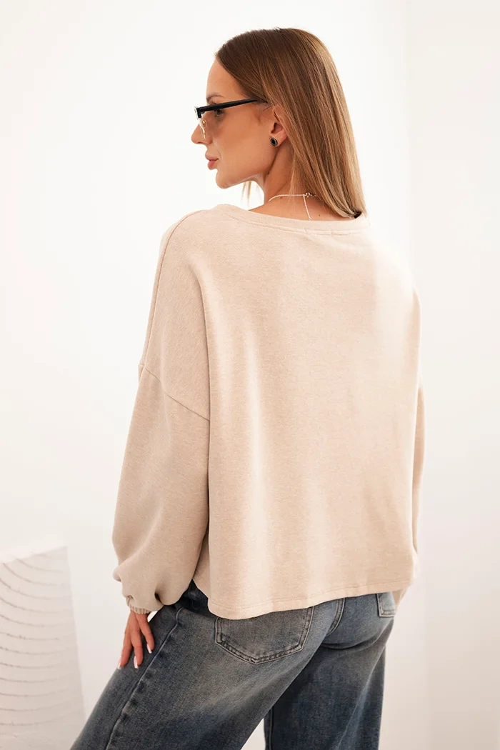 Kesi Włoski Women's sweatshirt with decorative finish at the bottom beige