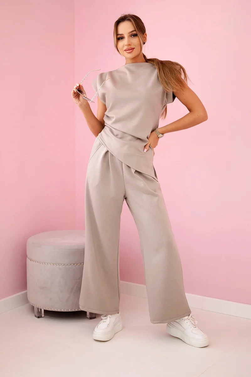 Kesi Włoski Komplet asymetrická blúzka + nohavice tmavo béžová