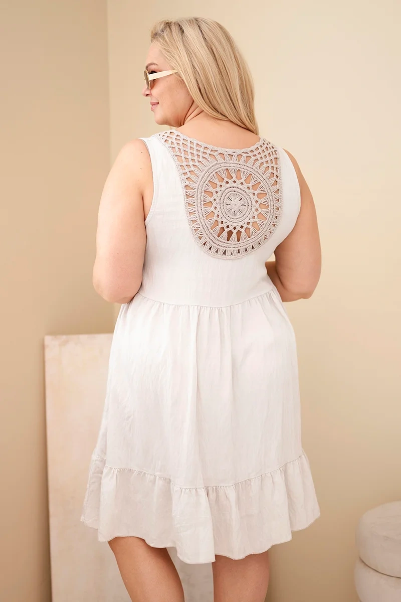 Plus size šaty bez rukávov s krajkou béžové