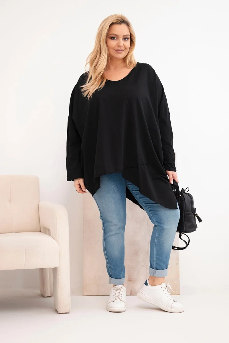 Plus size dámska blúzka s asymetrickým lemom
