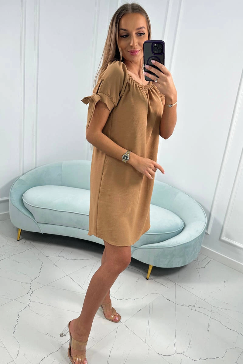 Dress with tie on the sleeves camel