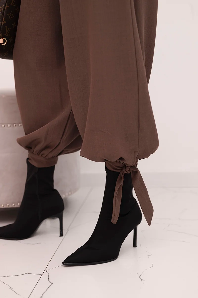 Kesi Włoski Women's pants with wide legs and ties at the bottom mocha