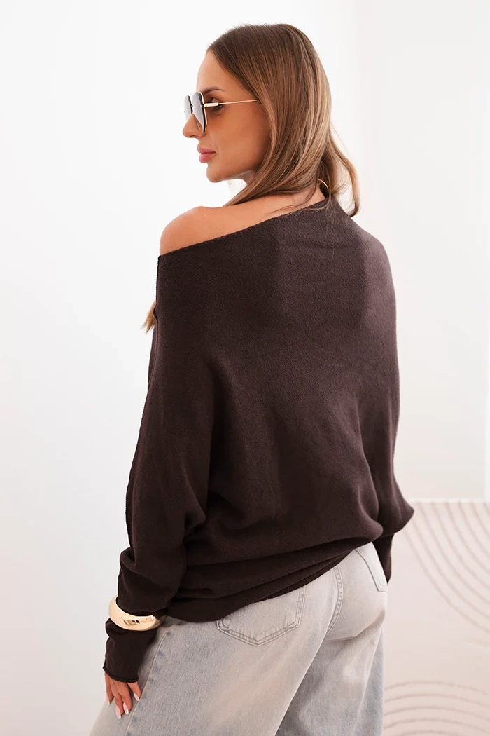 Kesi Włoski Women's asymmetrical batwing viscose sweater brown