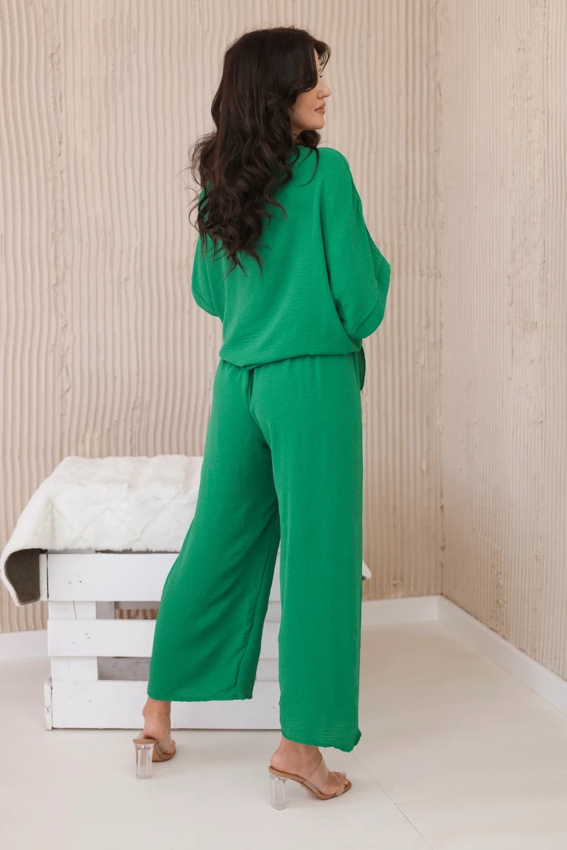 Set of blouses with trousers green
