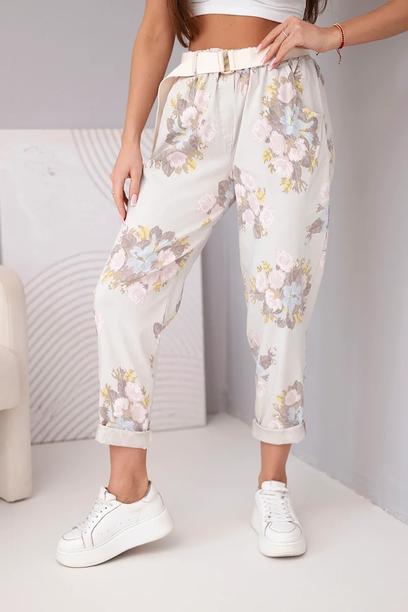 Дамски панталон Kesi с флорален принт и колан, бежов