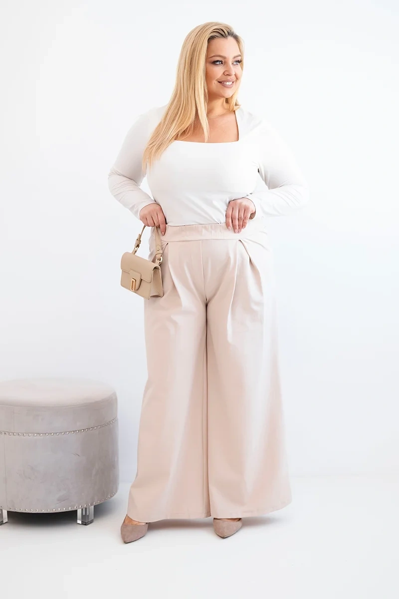 Plus size nohavice s širokými nohavicami a záhybmi