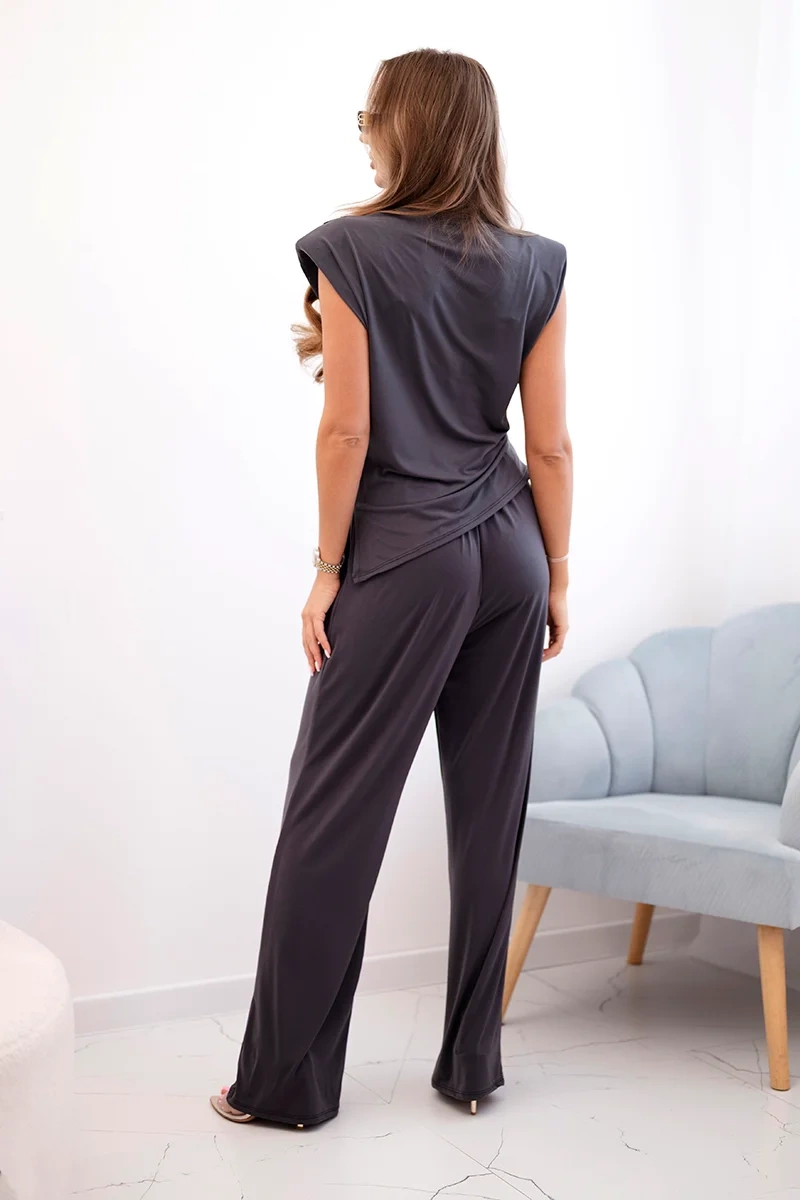Kesi Włoski Elegant women&#039;s set with wide trousers and a ruffled blouse Graphite