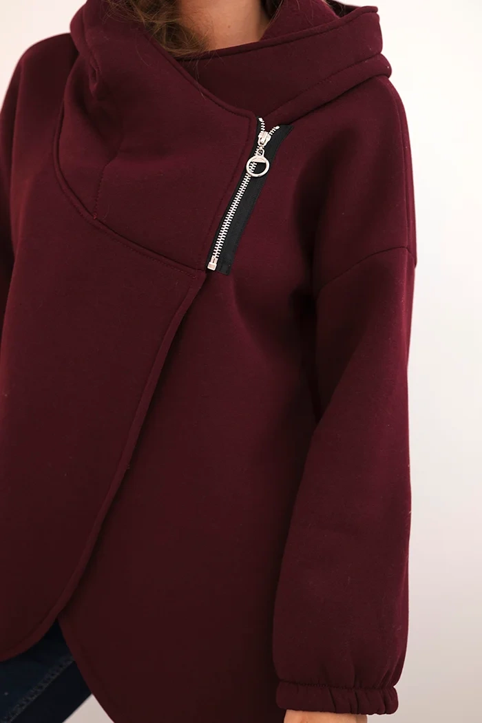 Kesi Włoski Women's insulated hoodie with an asymmetrical zipper burgundy