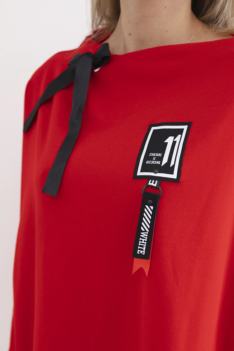 Oversized sweatshirt with asymmetrical sides red