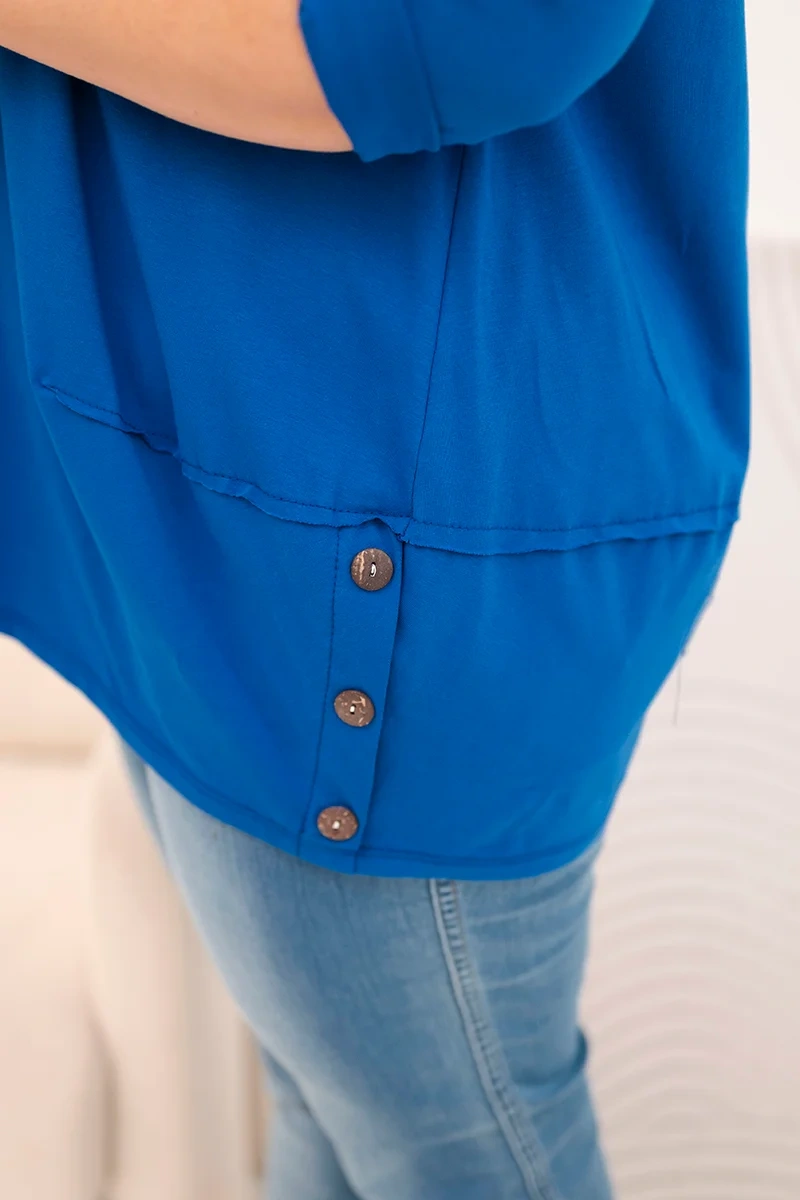 Kesi Dámska blúzka Plus Size z bavlny s ozdobnými gombíkmi a vyhrnutými rukávmi chabrová