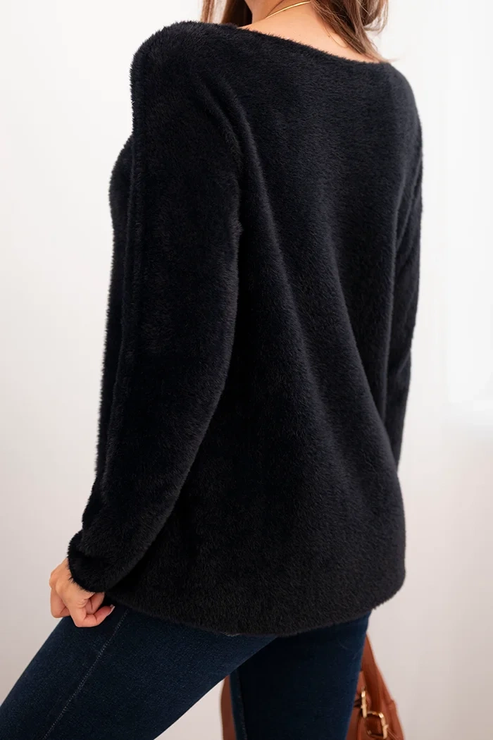 Kesi Włoski Women's sweater made of soft knit with a round neckline black