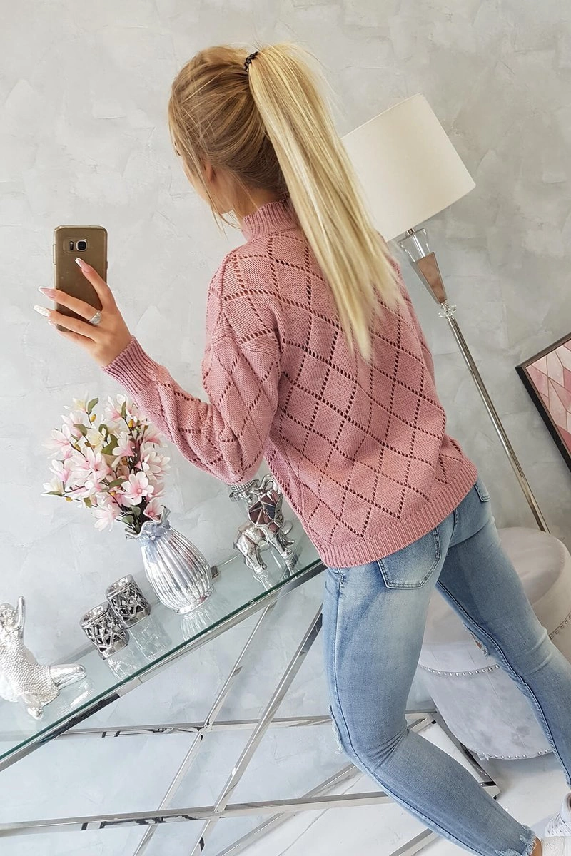 Kesi Sweater high neck with diamond pattern dark pink