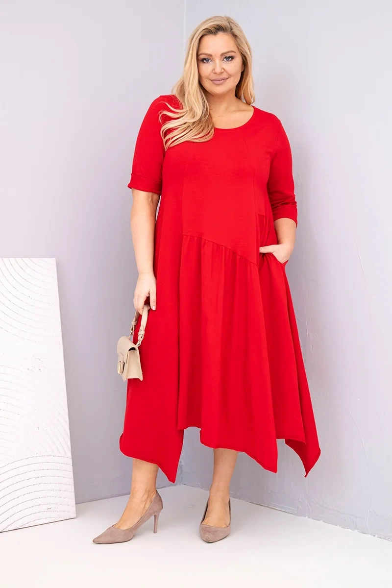 Červené plus size šaty s asymetrickým lemem