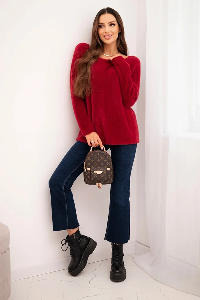 Kesi Włoski Women's sweater made of soft knit with a round neckline burgundy